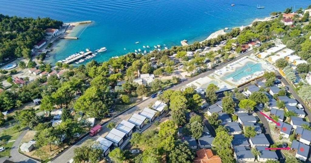 Mobile Home Kmz Селце Экстерьер фото